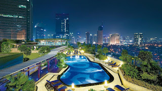 Gak Perlu ke Luar Negeri, Inilah 5 Hotel Dengan Kolam Infinty Pool Terbaik di Jakarta Kaum Rebahan ID