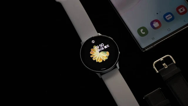 Galaxy Watch Active 2 為閃耀銀色款