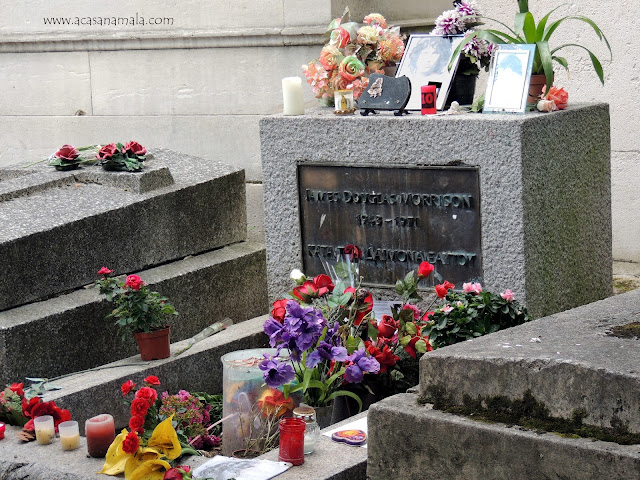 Túmulo de Jim Morrison no Père-Lachaise