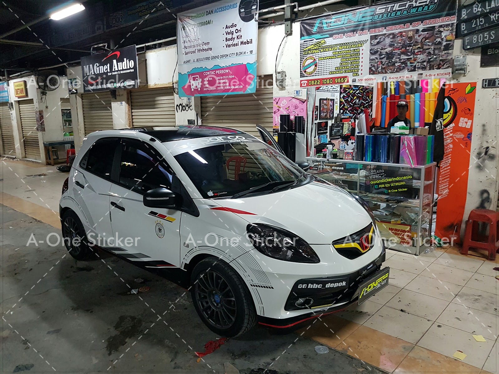 Modifikasi Stiker Mobil Honda Brio Terkeren Kumbara Modif