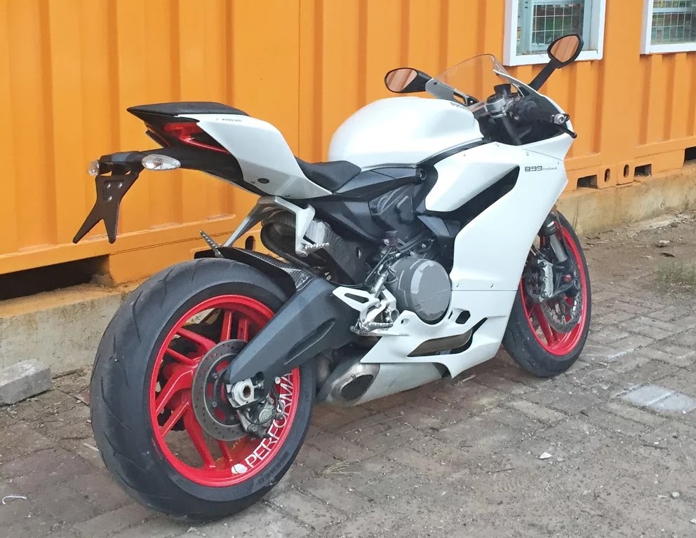 PASAR MOGE BEKAS Forsale DUCATI PANIGALE 899 JAKARTA 