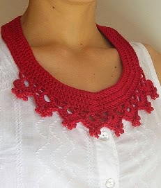 http://chabepatterns.com/free-patterns-patrones-gratis/jewelry-joyeria/collar-necklace-collar-babero/