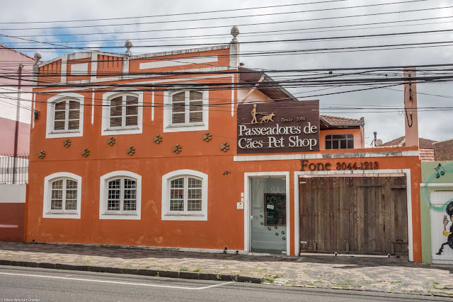 Casarão com fachada interessante na Avenida Jaime Reis