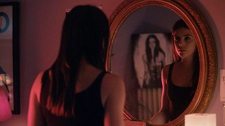 Alanna LeVierge como Helen no filme 'Let Her Out', de Cody Calahan