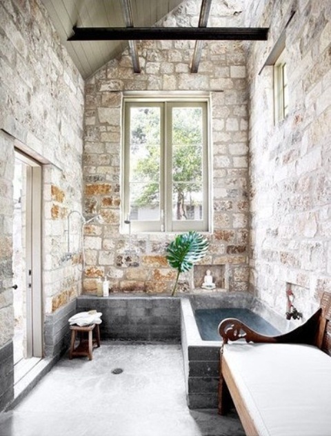 Desain kamar mandi dengan batu alam