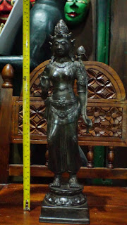 Patung dewi Tara