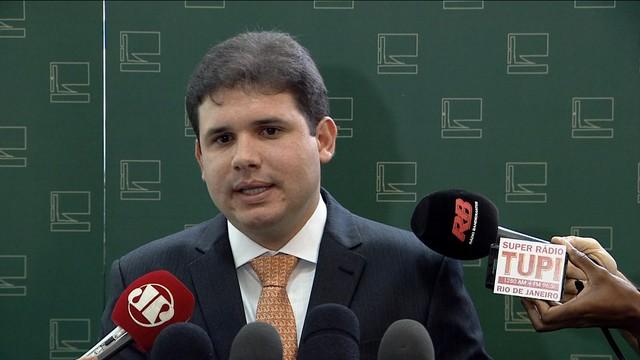 CPI da Petrobras aprovou convocação de advogada junto com outros 80 requerimentos, diz Hugo Motta