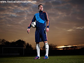 Sepatu Sepak Bola Nike Dan Adidas Terbaru 2012