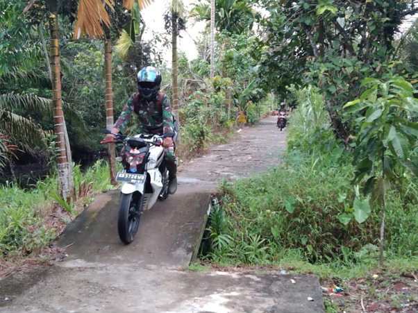 Perjuangan Prajurit Berangkat Menuju Lokasi TMMD Ke-111