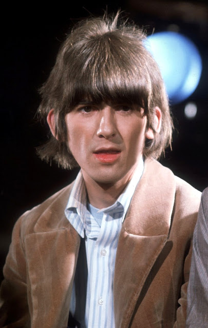 George Harrison durante la sesión de Abbey Road para grabar Paperback Writer y Rain, abril de 1966