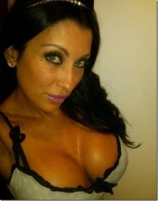 sexy-girls-cleavage-8e2b86