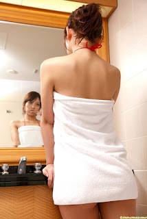 Yuki Jin Japanese Sexy Model Sexy Red Swimsuit Before And After In Bathroom 11