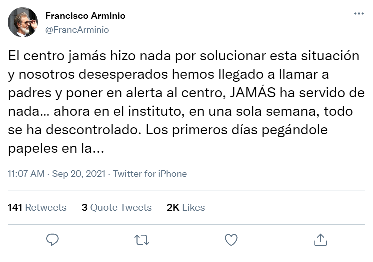 FOTO: "El centro jamás hizo nada por solucionar esta situación y nosotros desesperados hemos llegado a llamar a padres y poner en alerta al centro, JAMÁS ha servido de nada… ahora en el instituto, en una sola semana, todo se ha descontrolado. Los primeros días pegándole papeles en la..."