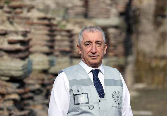 Ο διευθυντής των Αρχαιολογικών Μουσείων της Κωνσταντινούπολης, Rahmi Asal στην εκκλησία του Αγίου Πολυεύκτου. [Credit:AA]