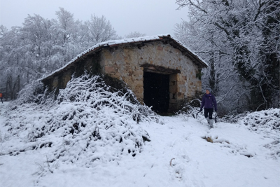 Bello paisaje nevado en Urkatu boda