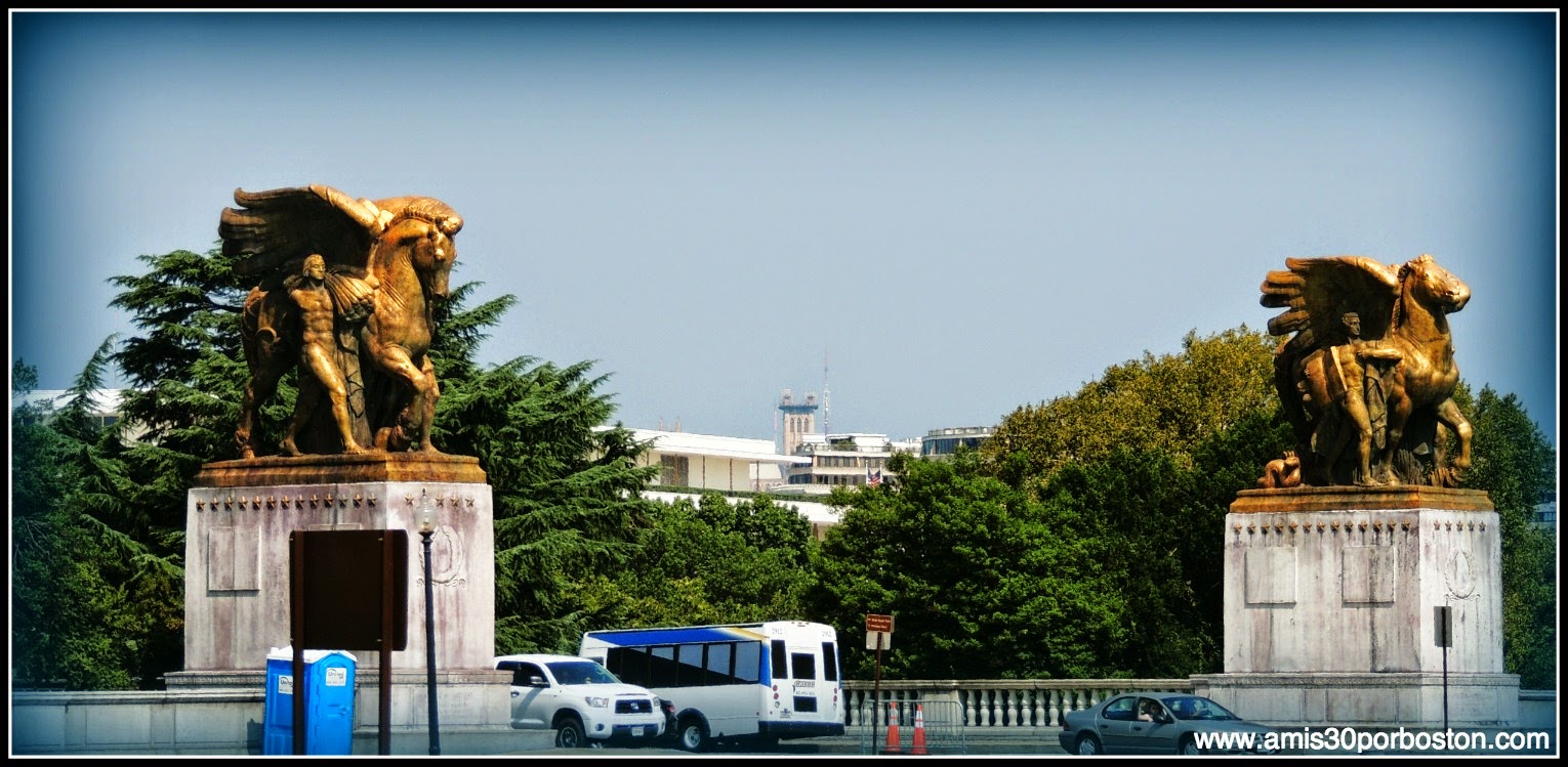 Arlington Memorial Bridge: El Arte de la Paz