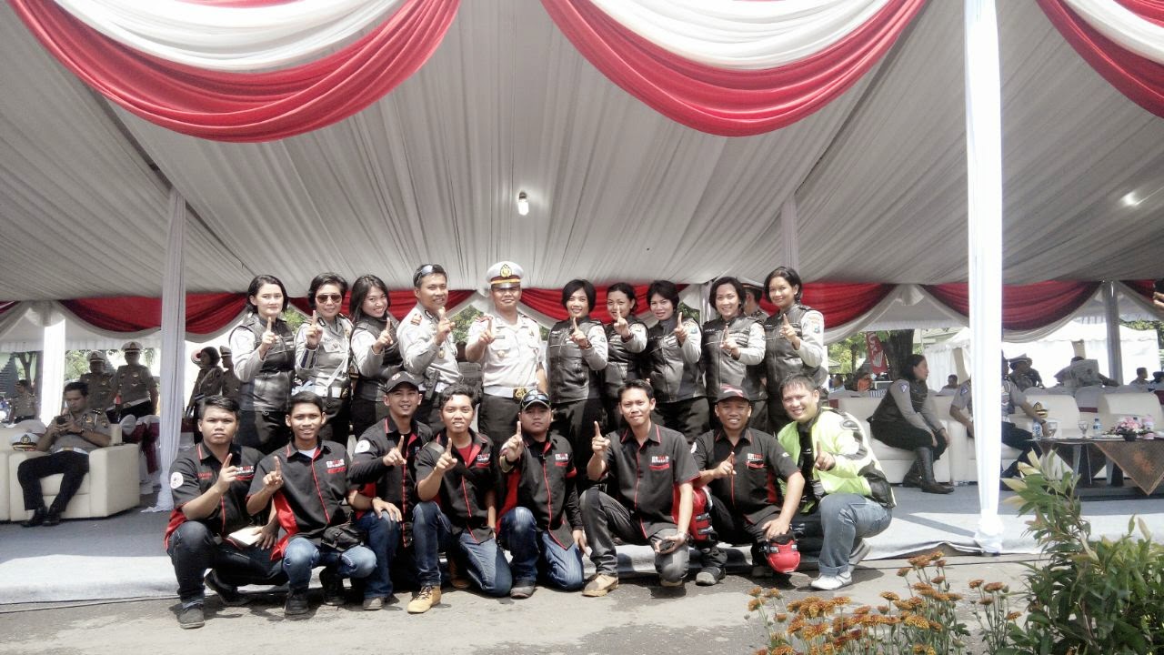 komunitas CB150R Surabaya (KCS) dalam jatim peka 2015