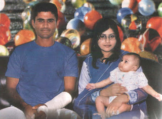 Cricketer Abdur Razzaq and her wife