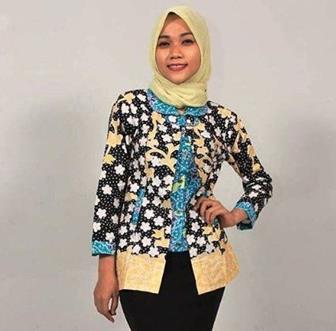 Tips Memadukan Baju Batik Dengan Hijab Ketika Bekerja  boesana.com
