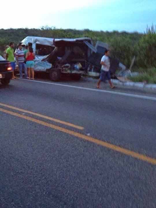 URGENTE: ACIDENTE COM CARRO DA TROPICAL TURISMO DE PAU DOS FERROS DEIXA TRÊS VÍTIMAS FATAL 