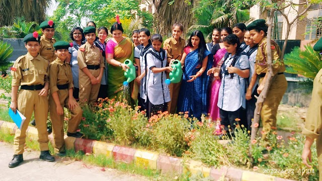 सावित्री बाई  फुले बालिका इन्टर कॉलेज ग्रेटर नोएडा में विश्व पृथ्वी दिवस मनाया गया