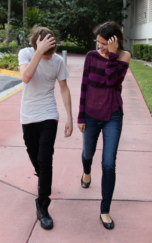 selena gomez and justin bieber on beach. Justin Bieber and Selena