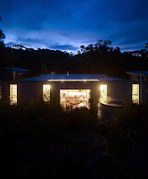 Australian Courtyard House with Idyllic Interior