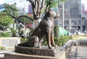 Estatua en estación de Shibuya