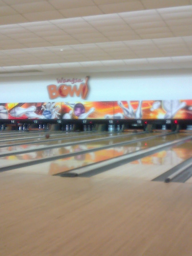 Bowling Time With Siblings @ Wangsa Walk 4 Feb 2011 3.00pm