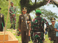  Danrindam XVI/Pattimura Pimpin Upacara Pemakaman Militer Anggota Rindam XVI/Pattimura
