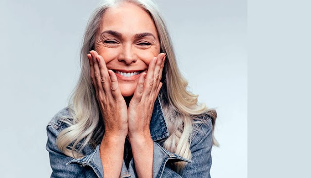 Dicas de beleza natural para mulheres com mais de 50 anos