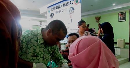 JURNALIS WARGA KABUPATEN PROBOLINGGO: PERAWAT SITI SUNAT 