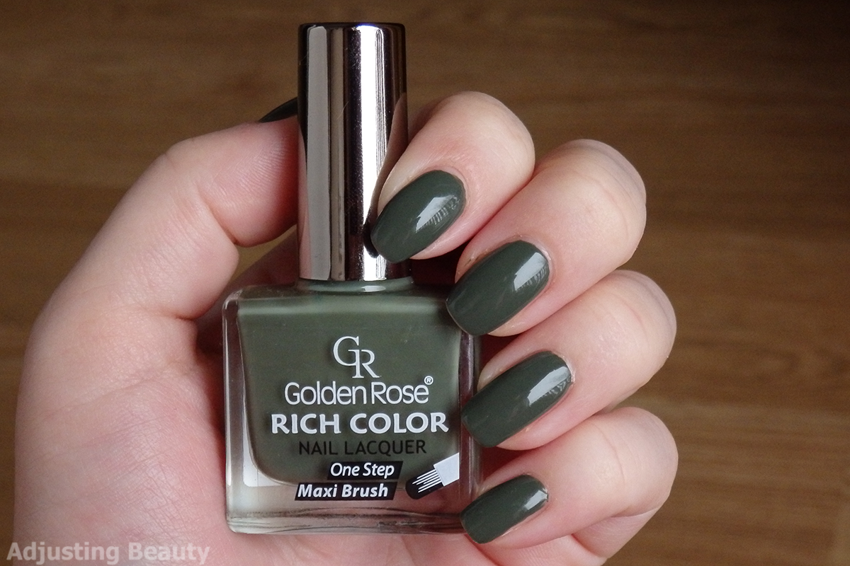 Nail Polish Colors for Dark Skin Tones | Gold glitter nails, Golden nails,  Gold nail polish