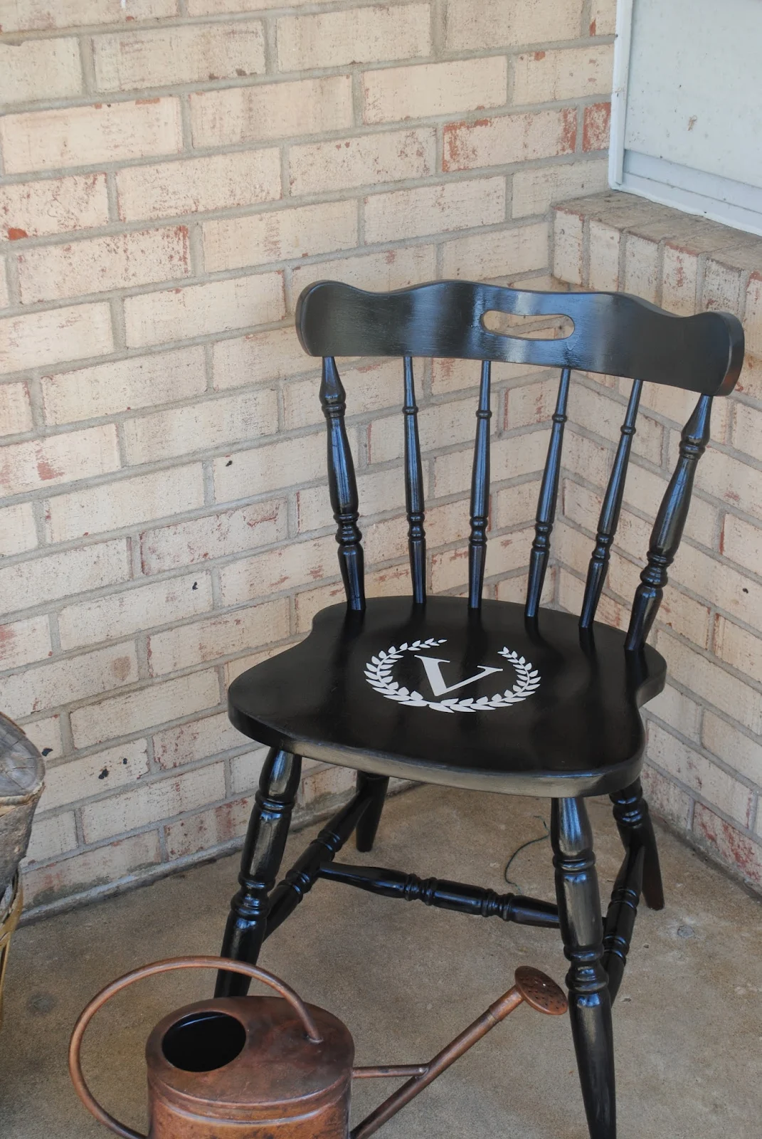 Chair, makeover, wood, spray paint, vinyl