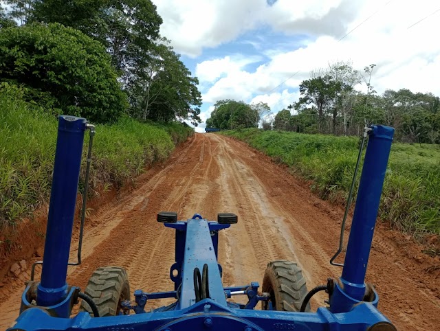 Em Cruzeiro do Sul, Deracre enfrenta chuvas e leva melhorias de acesso para ramais do Juruá