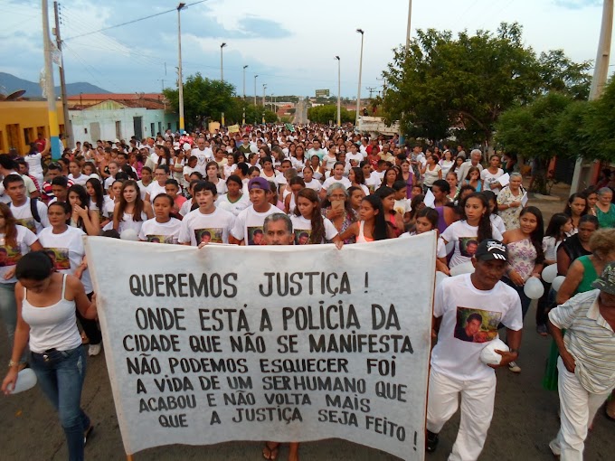 MANIFESTAÇÃO: EM MUCAMBO CENTENAS DE PESSOAS PARTICIPAM DA CAMINHADA PELA PAZ