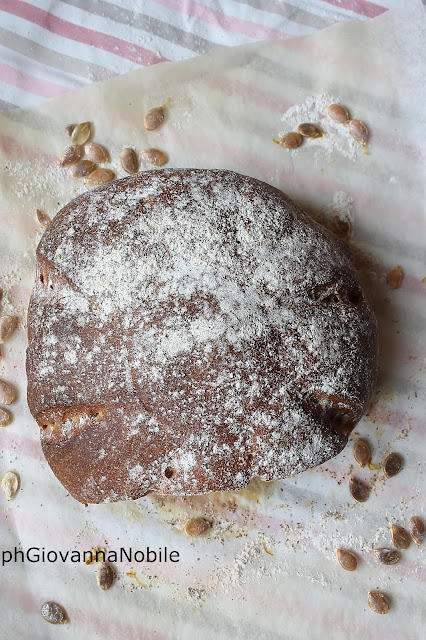 Pane con farina di farro e integrale