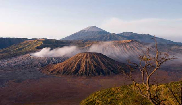 DESTINASI TERATAS DI INDONESIA