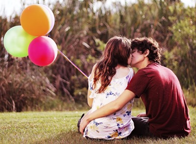 couple on the grass, kiss, balloons 162231 couple on the grass, kiss, balloons 162231