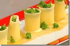 Paccheri ripieni di ricotta con vellutata di zucca e friarielli