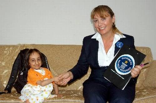 World's Shortest Girl @ http://smilecampus.blogspot.com