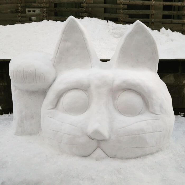 Mesmerizing Pictures Show How Heavy Snowfall In Japan Made People Creative