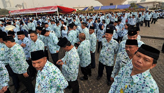 GAJI POKOK PNS / ASN MULAI TAHUN 2018 BISA CAPAI 14,3 JUTA