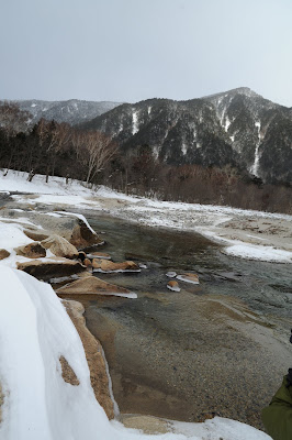 冬の梓川