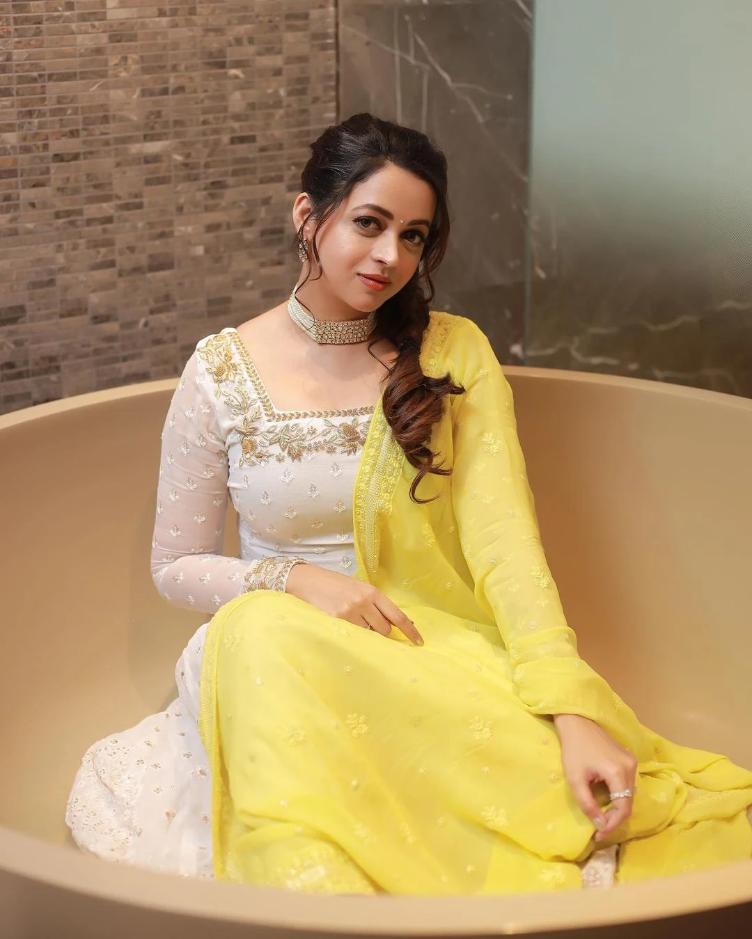 Actress Bhavana Menon Beautiful in White Salwar Pics