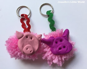 Fimo and pink pom pom pig keyring