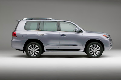 Carscoop 08 LX 570 11 NY Preview: Lexus LX 570