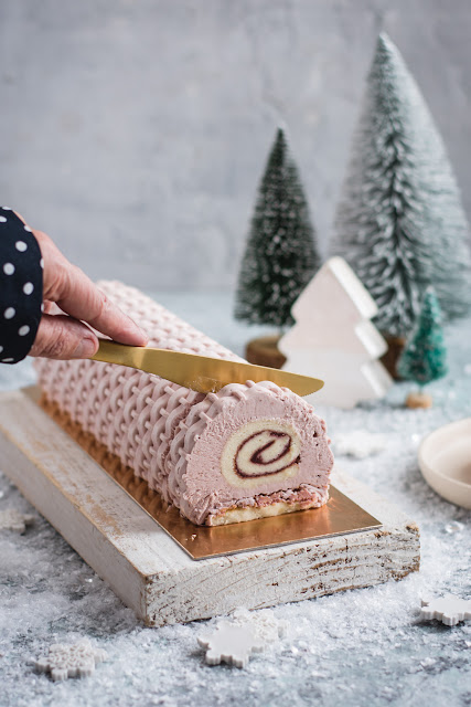 Bûche mystère aux framboises et chocolat Ruby