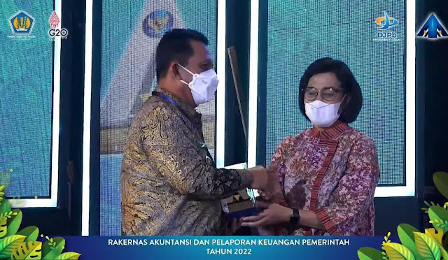 Raih Opini WTP 12 Kali Secara Berturut-Turut, Kementerian Keuangan Memberikan Penghargaan kepada Pemprov Kepri