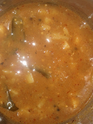 Spicy & Sour Potato Curry / Batate Vagu
